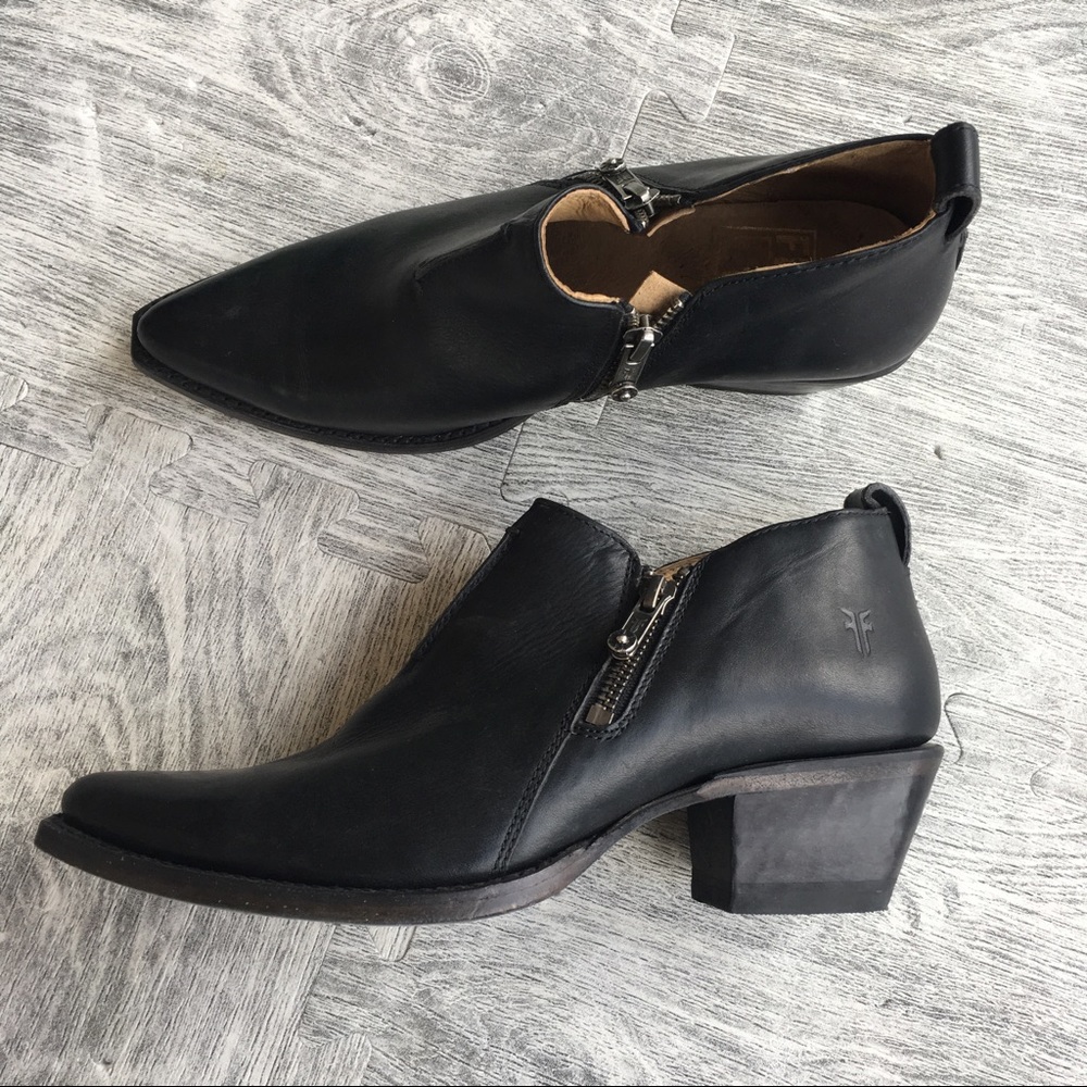 Frye Sacha Moto shootie, black